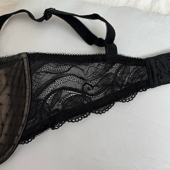 Wacoal “Reveal” lace underwire bra unlined style 851115 black with nude lining - Picture 6 of 12